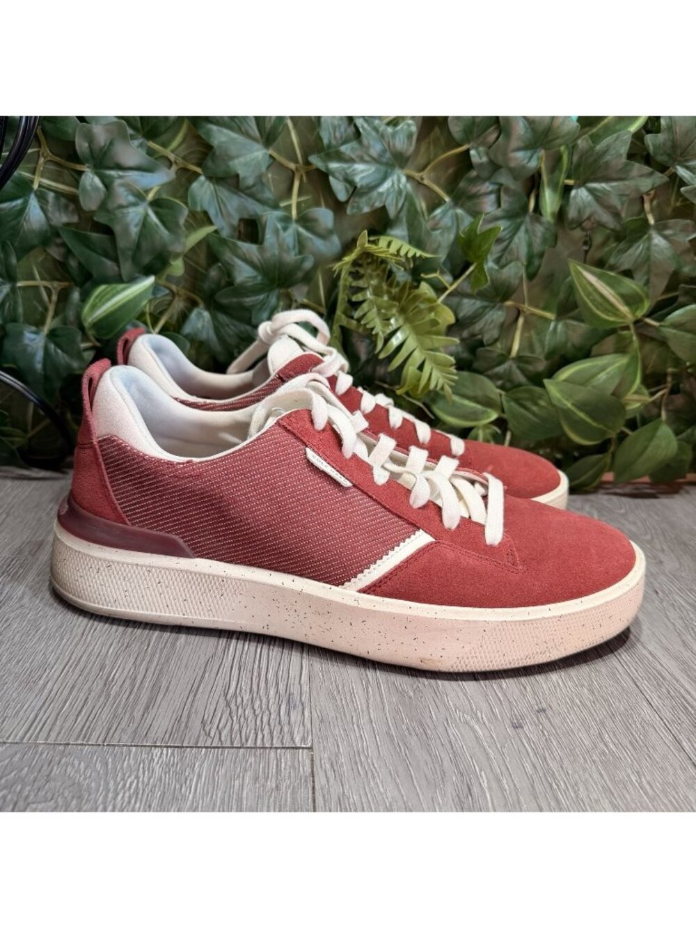 Cole Haan Grandpro Crew Sneaker Red Syrah-Ivory White Suede Shoes Sz 10 M C36752